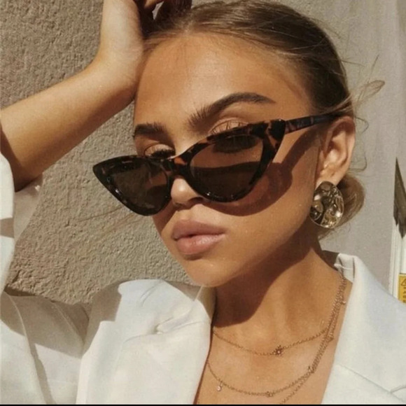 Cat Eye Leopard Print Sunglasses - Picture 1 of 4